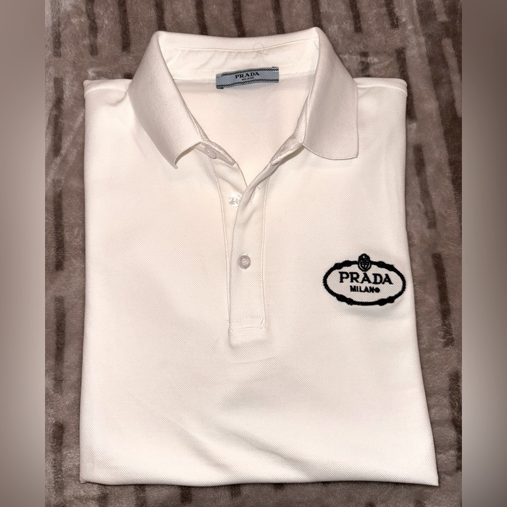 New men’s Prada polo, never worn.